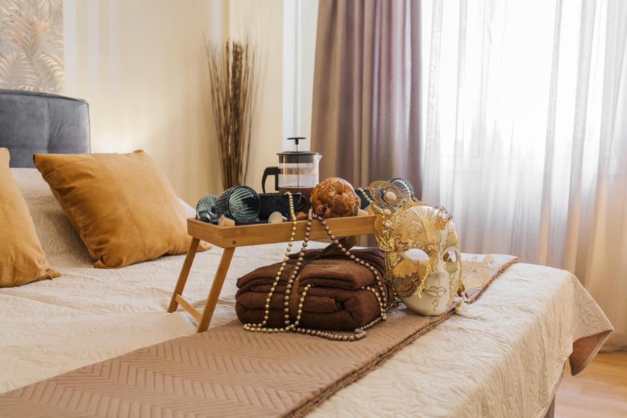 Lovely Renovated Apartment Walk To Acropolis Athens Exterior photo
